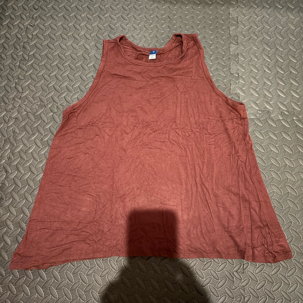 Old Navy Women's Tank Top in Burgundy